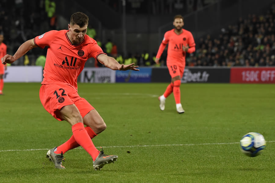 Thomas Meunier estuvo cerca de salir del PSG al Everton en el verano, por lo que este invierno podría ser decisivo. FOTO: AFP