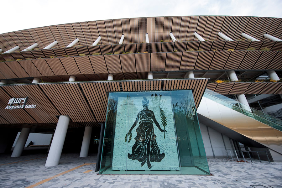 Hera, diosa de la mitología griega, aparece en el ingreso del inmueble. (Foto: AFP)