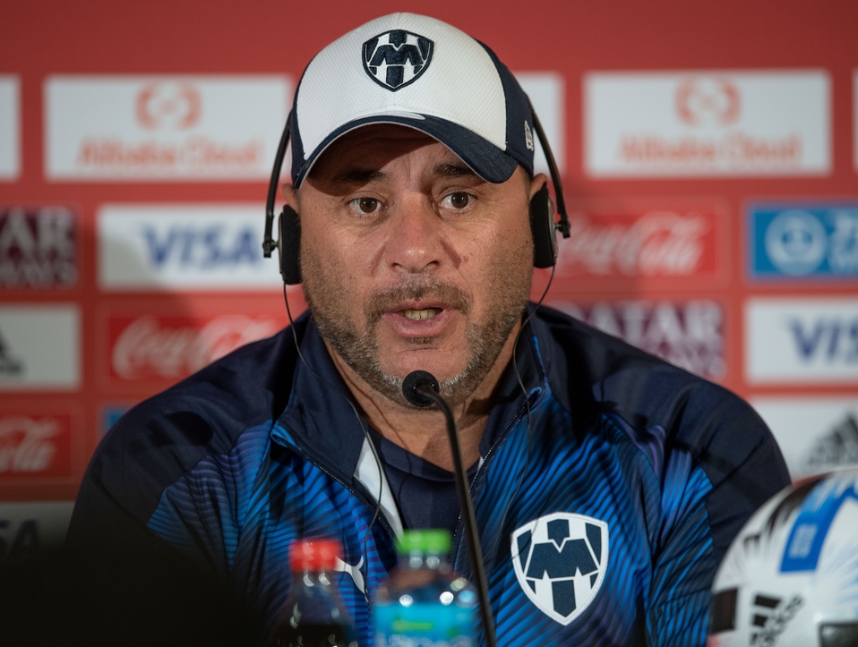 Antonio Mohamed previo a enfrentar al Liverpool. (Mexsport)