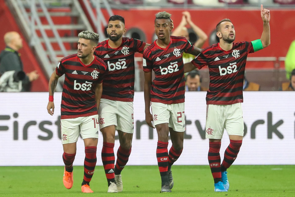El cuadro brasileño vino de atrás y terminó ganando la Semifinal 3-1; espera por Rayados o Liverpool que juegan el miércoles (FOTO: AFP)