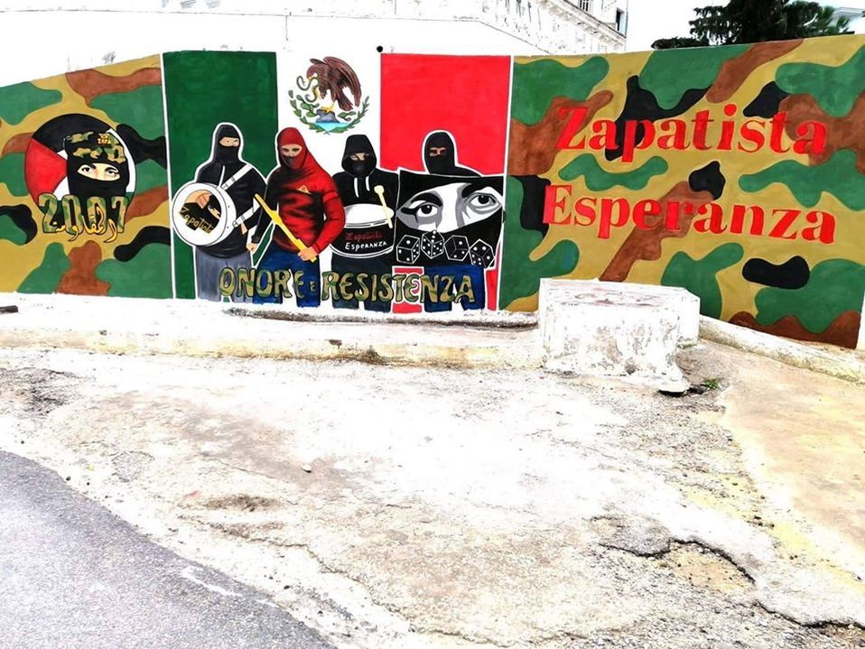 Zapata y Marcos son símbolos de la barra tunecina.