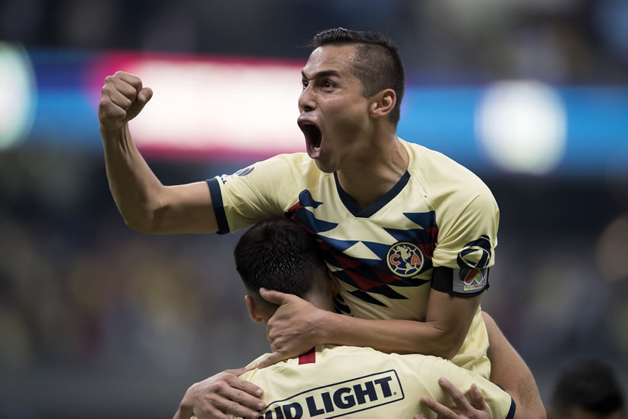 El zaguero suma tres títulos de Liga con las águilas. FOTO: Mexsport.