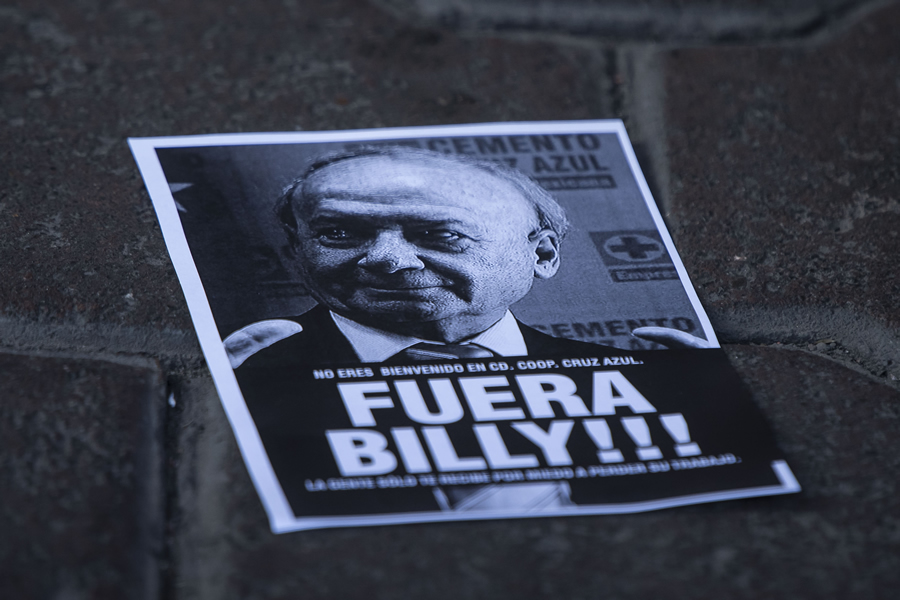 Afuera de la reunión hubo protestas contra Billy. (Foto: Mexsport)