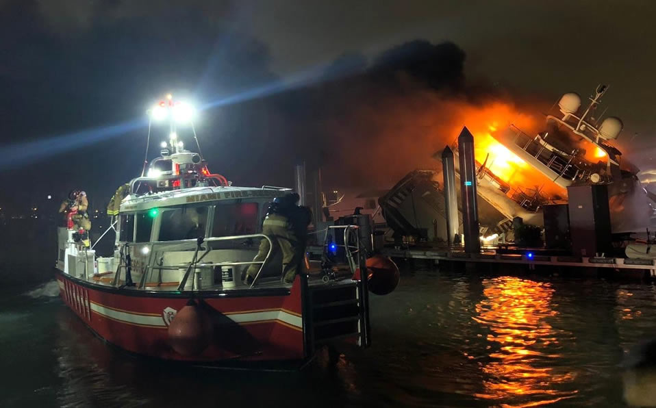 Así quedó el yate de Marc Anthony. Foto: EFE