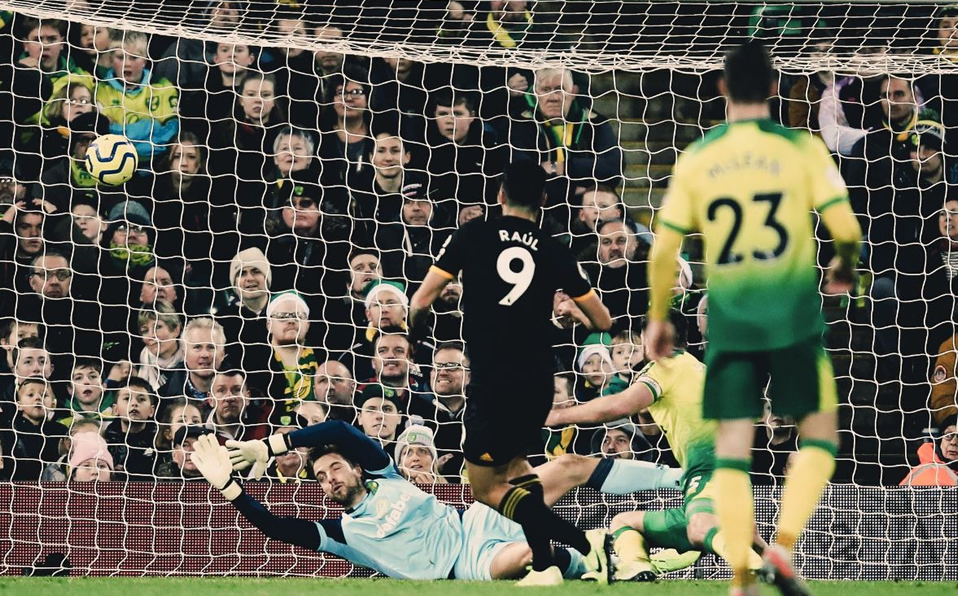 Raúl Jiménez anota el gol de la remontada del Wolverhampton (Twitter Wolverhampton)