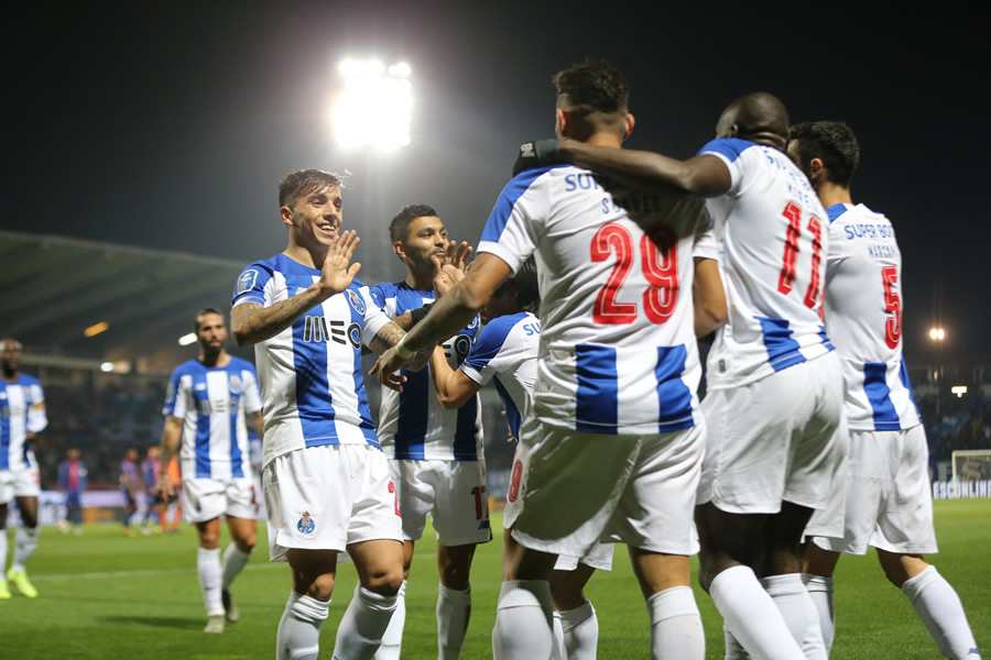 Tecatito Corona cerró una semana en grande. (Foto: @FCPorto)