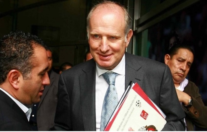El empresario de origen británico murió este lunes debido a un paro cardíaco.