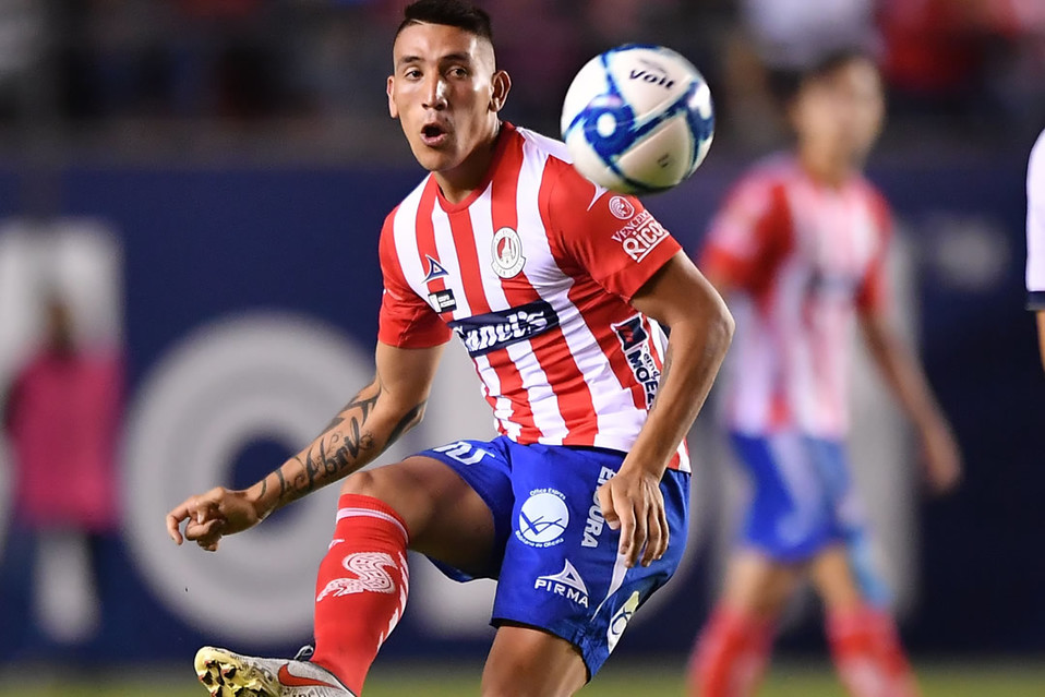 Y también en San Luis quisieron darle una oportunidad a Ricardo Centurión, el argentino que es una joyita que "roba" a donde va.