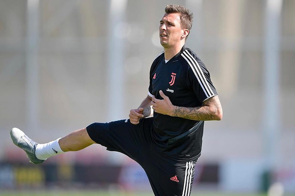 Mario Mandzukic se aventó un "año sabático" porque está borrado de la Juventus y se va a Qatar con UN GOL en todo 2019.