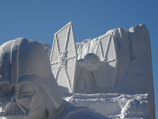 Las esculturas gigantes del Imperio.