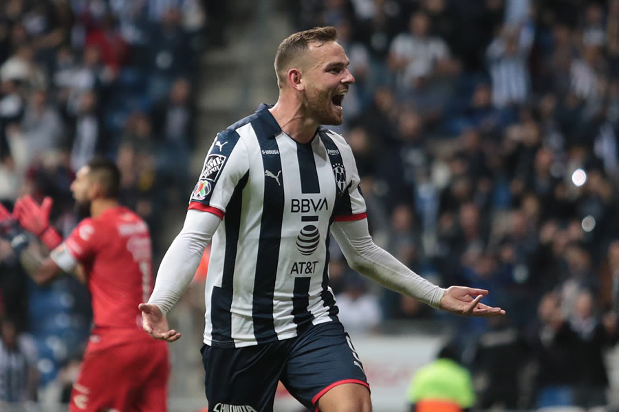 El último duelo de Vincent Janssen con Rayados fue en la Semifinal ante los Rayos. FOTO: Imago7.