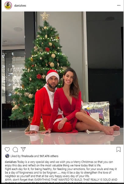 Dani Alves se disfrazó de Santa Claus.