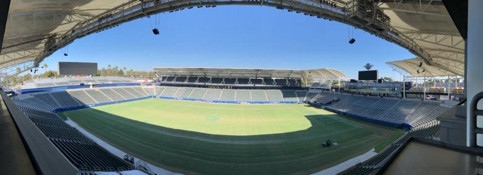 LAFC tiene su sede en el moderno y elegante Banc of California Stadium  (22 mil aficionados)