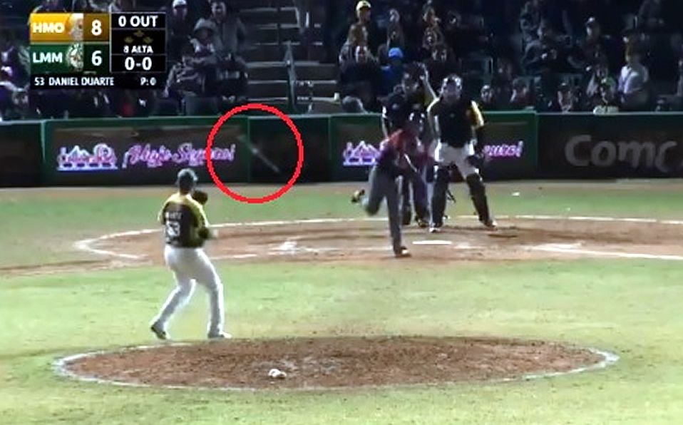 Yadiel Hernández lanzando el bat. (captura de pantalla)