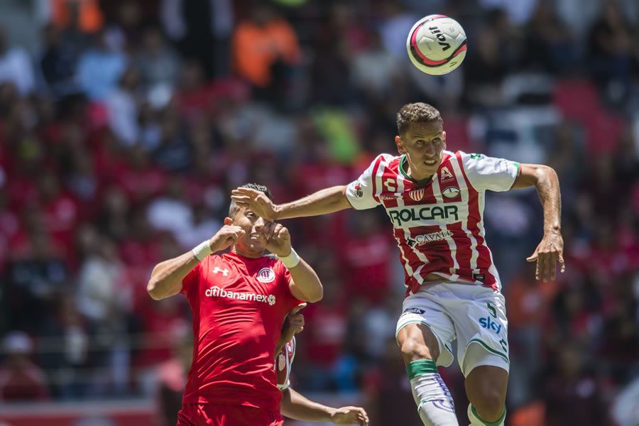Lichnovsky dio solidez a la zaga necaxista en el año que militó en el club, donde jugó 34 partidos de Liga y ganó la Copa MX en 2018. (Mexsport)