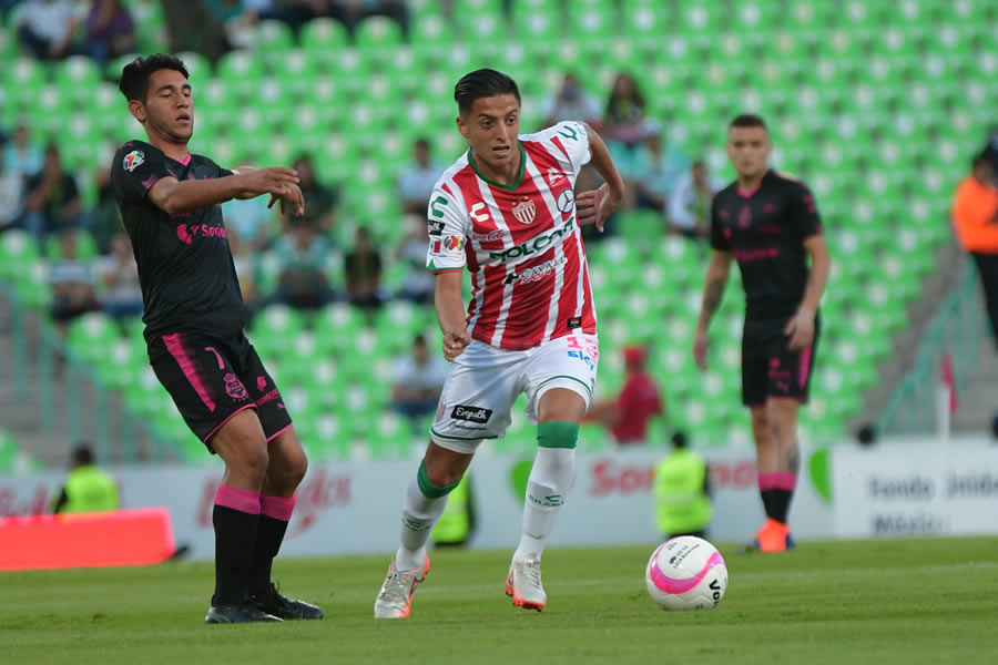 El Piojo Alvarado destacó por su desequilibrio a la ofensiva en el año que estuvo en Necaxa. Y aunque solo hizo tres goles, logró fichar con Cruz Azul