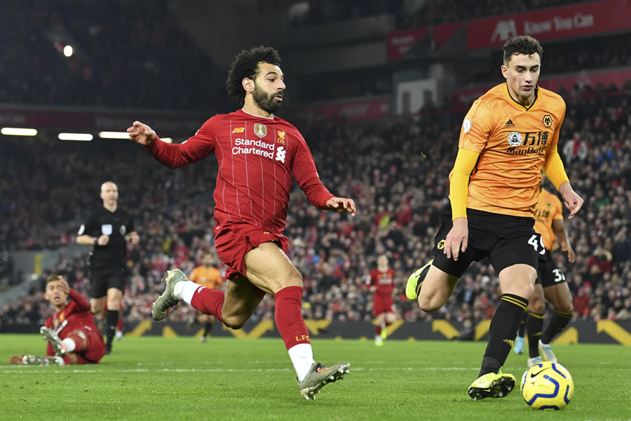 Liverpool se quedó con una polémica victoria en casa. (Foto: AFP)