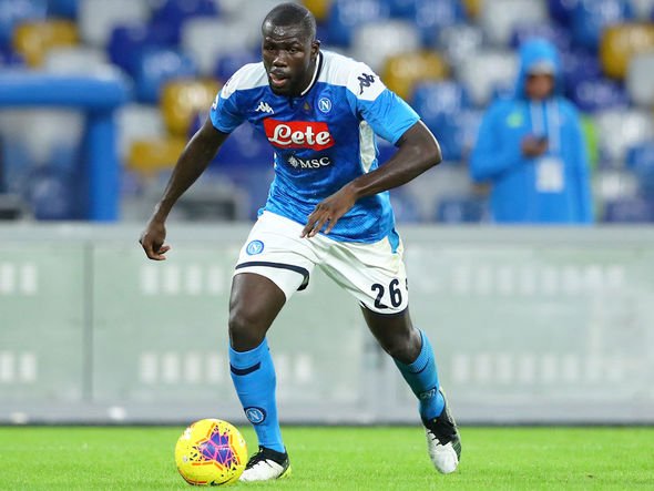 Kalidou Koulibaly (Senegal). El recio defensor central del Napoli es garantía cuando se trata de competir cuerpo a cuerpo.