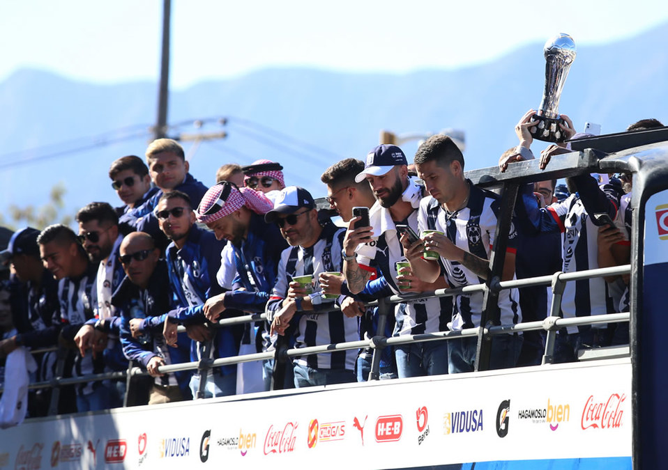 Otro ángulo del autobús.  (Imago 7)