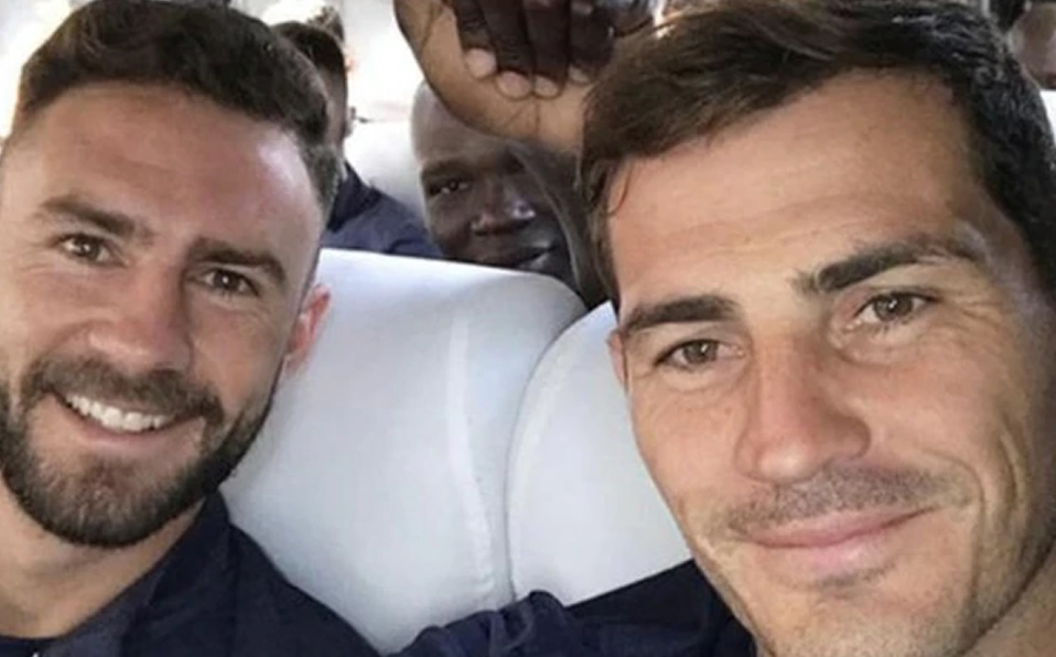 Su amistad continúa a la distancia entre ambos futbolistas. (Ikercasillas)