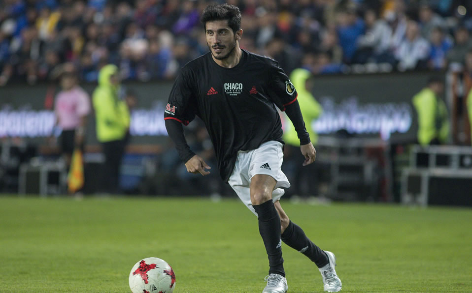 Durante el partido de despedida del Chaco. (Imago 7)
