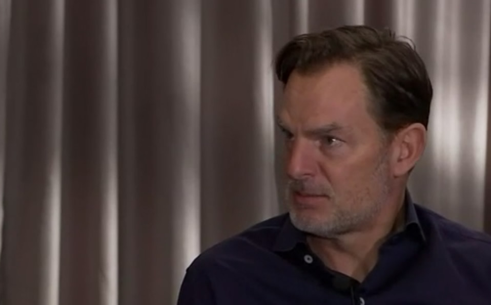 Ronald De Boer habló de Edson Álvarez. (Capatura de pantalla)