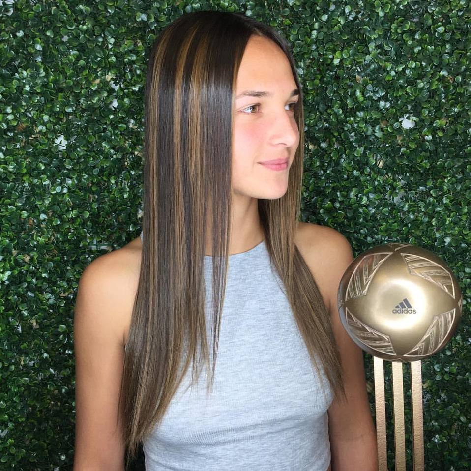 Ella es Deyna Castellanos, una talentosa y bellísima futbolista que es orgullosamente latina.