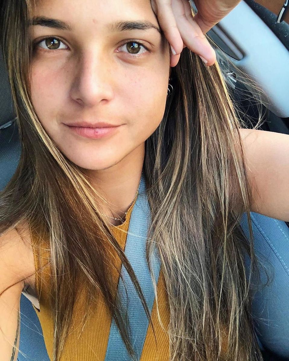 Su cuenta de Instagram es @DeynaCastellanos y supera el millón de seguidores.