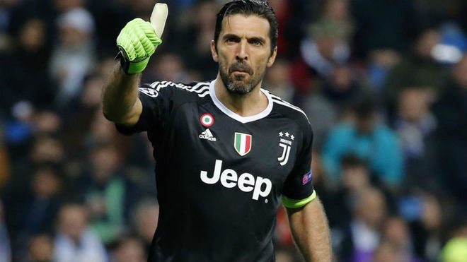 Gianluigi Buffon. Uno de los mejores porteros de la historia está a poco de cumplir los 42 años, situación que podría llevarlo a decir adiós en 2020.