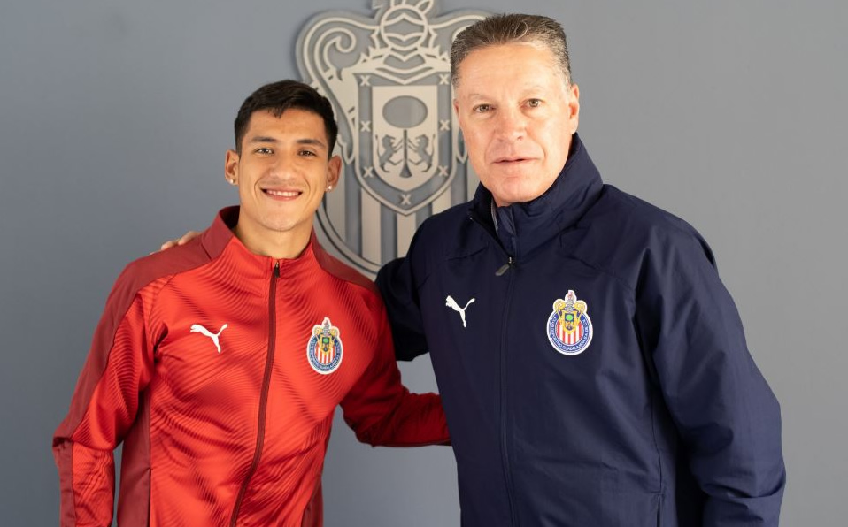 Uriel Antuna debutaría con Chivas en el duelo amistoso ante Necaxa (Twitter @Chivas)