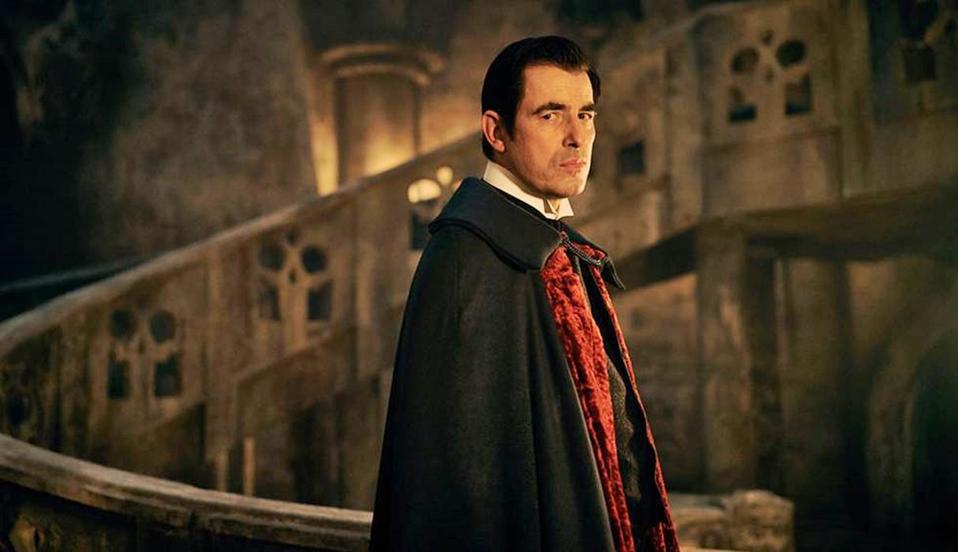 Claes Bang interpreta a Drácula en esta serie co-producida por Netflix y la BBC.