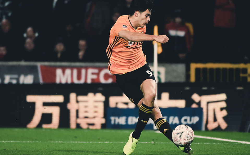 Raúl Jiménez mostró todos sus recursos (Twitter @Wolves)