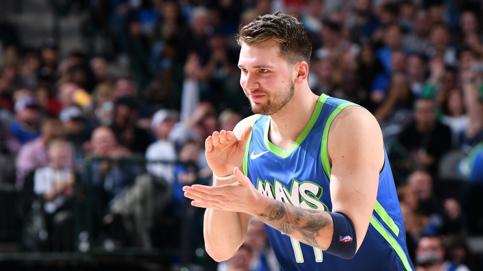 El esloveno de los Mavs consiguió su décimo triple doble en la temporada. (@NBALatam)