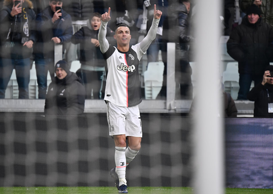 La Juventus venció en su primer juego del año con tres goles de Ronaldo y uno más de Gonzalo Higuaín (FOTO: AFP)