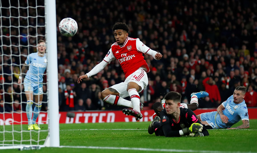 Reiss Nelson empujó el balón a las redes tras una serie de rebotes. (Foto: Reuters)