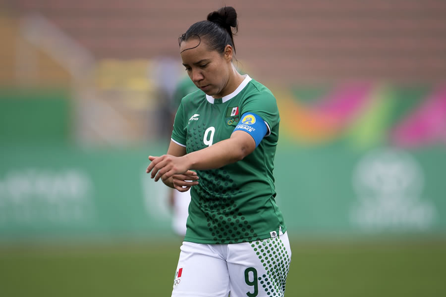 La mexicana está cerca de llegar a los cien goles en el futbol europeo. FOTO: Mexsport.
