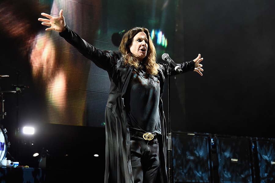 Ozzy Osbourne estrena disco.