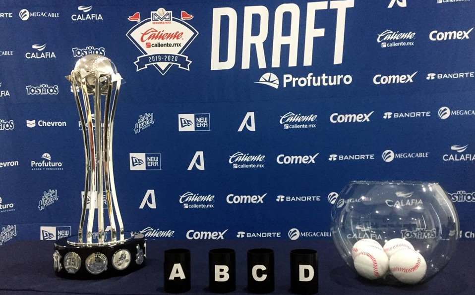 El draft se llevó a cabo con el nuevo trofeo que entregará la LMP al campeón. (Foto: @LMPbeisbol)