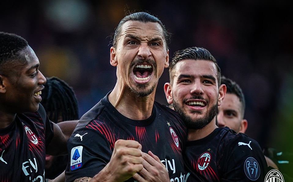 Zlatan Ibrahimovic anota su primer gol en su vuelta al Milan (Twitter @ACMilan)