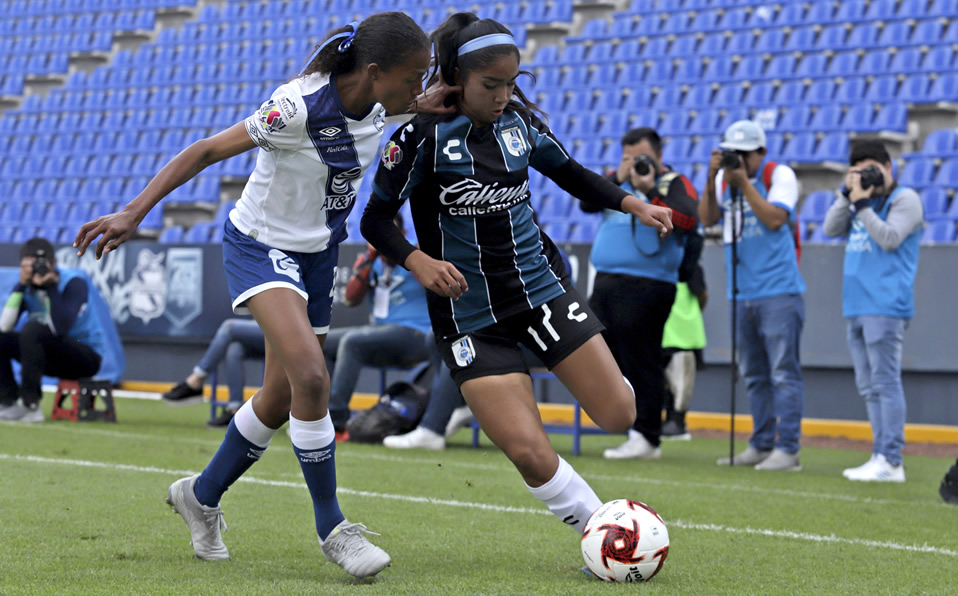 Andrea Ortega y Jazmín López durante el juego de la jornada 2 del clausura 2020. (Foto:Imago7)