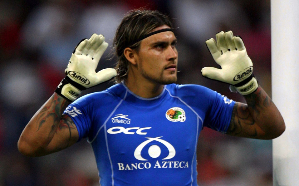 Omar “Gato” Ortiz dio positivo a dos sustancias esteroides para aumentar masa muscular. El exarquero recibió un año de castigo. (Mexsport)