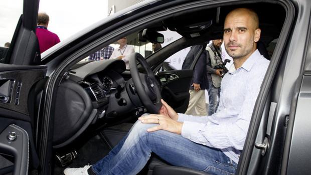 Pep Guardiola y los lujosos carros que ha destrozado en Manchester. (@viajandoperdido)