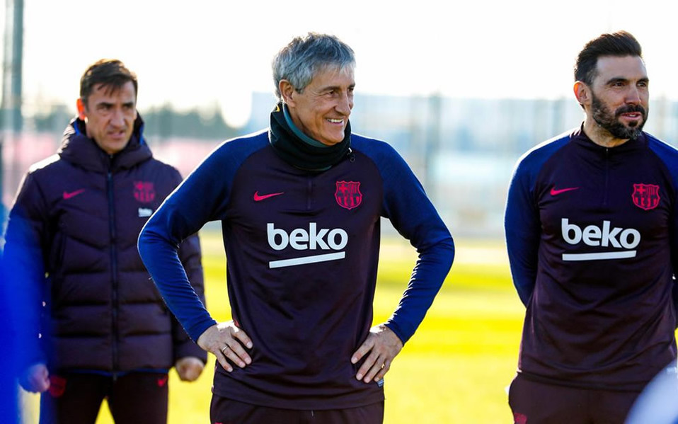 El extécnico del Betis ya se presentó con sus nuevos jugadores (FOTO: Barcelona)