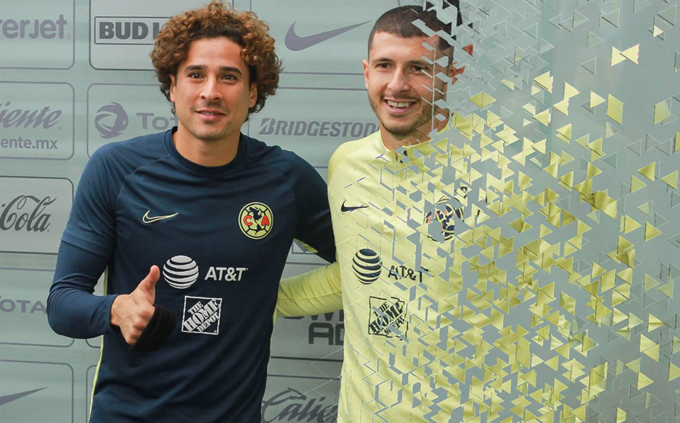 Guillermo Ochoa se despidió de Guido Rodríguez poniéndolo como "ejemplo". (Imago7)