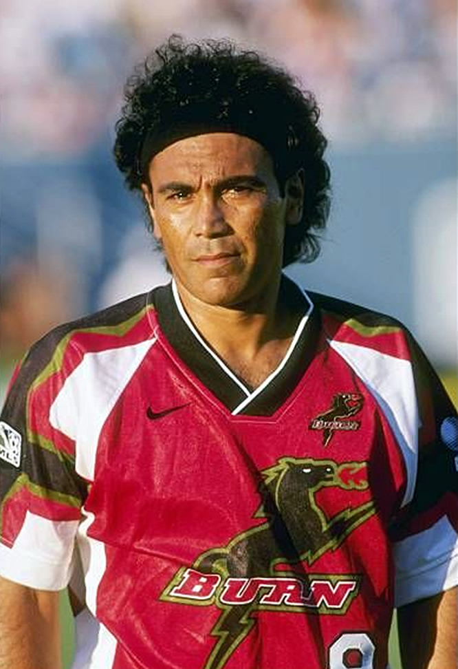 Hugo Sánchez / FC Dallas Burn.