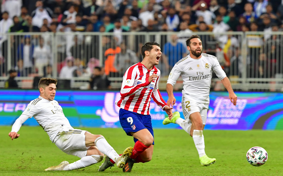 Fede Valverde, sancionado un partido tras patada a Álvaro Morata (AFP)