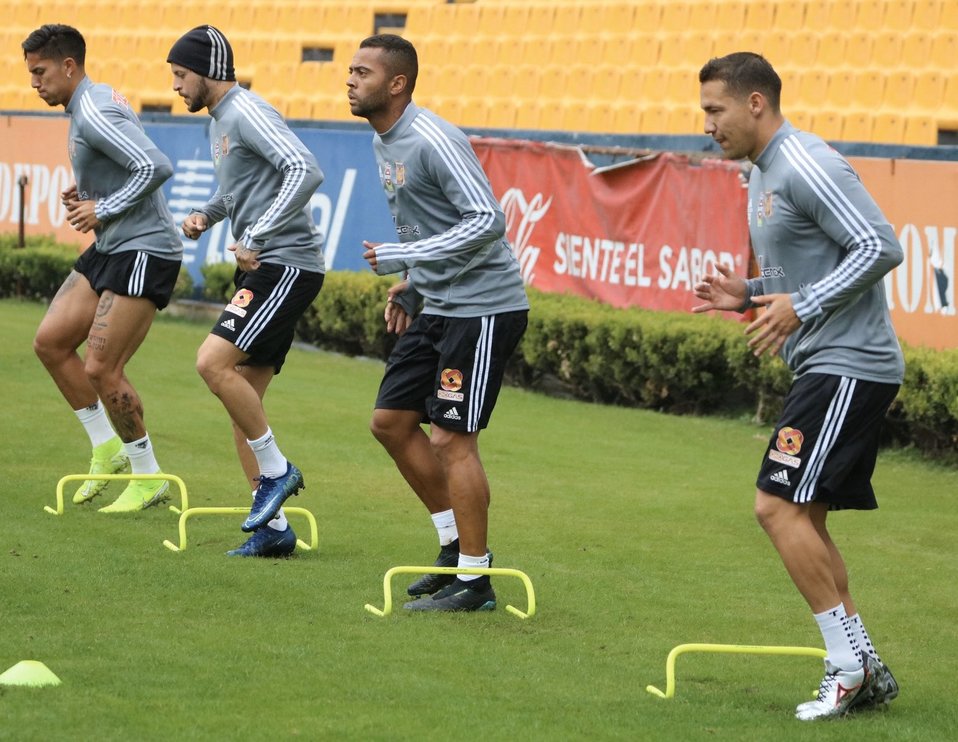 Salcedo trabajó al parejo de sus compañeros. (Foto: @TigresOficial)