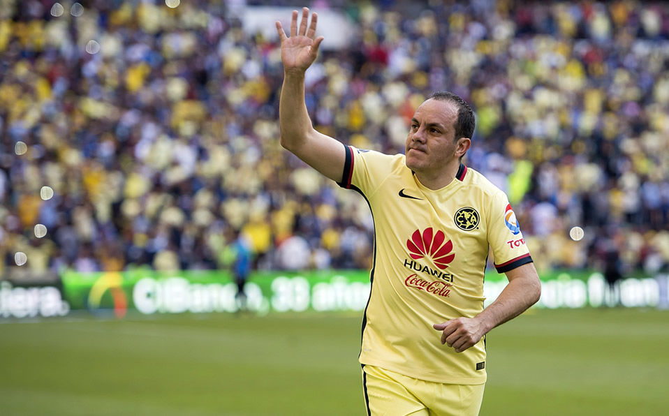 Cuauhtémoc Blanco jugó un partido de despedida con América en el Clausura 2016 y reventó el travesaño. (@Mexsport)