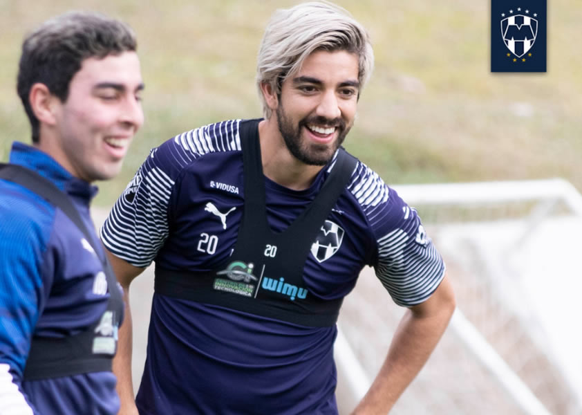 Rodolfo Pizarro ya se había pintado el cabello desde el torneo anterior, pero en este C2020 lo mantendrá. FOTO: Celso Ortiz es otro que se tiñó el cab