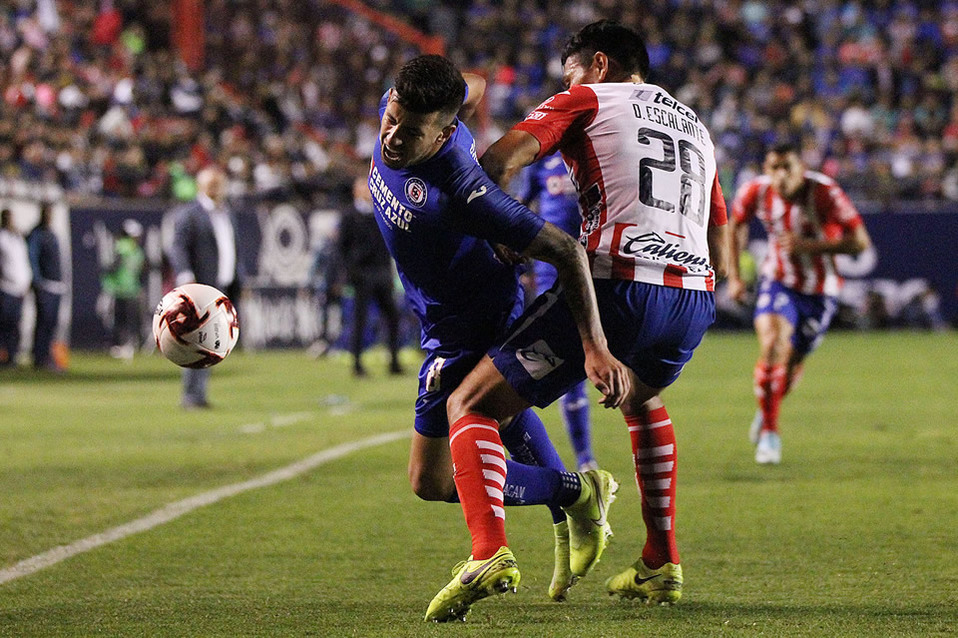 Pablo Ceppellini se estrena en Liga MX con 'Cruzazuleada' (FOTO: Imago7)